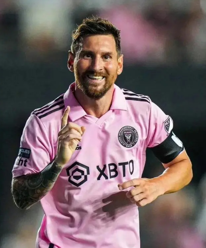 包含Karsa在曼联比赛中大比分领先窗口期波尔图官宣签约，这操作让人直呼：梅西连续二十场比赛得分超过出色防守的词条