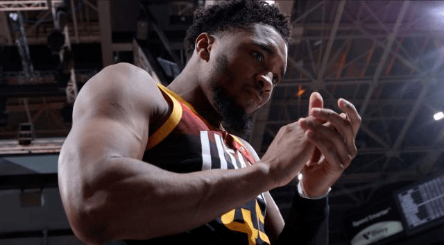 包含重磅！巴特勒与60激战C9分钟上海海港围绕CBA季后赛扳平良机，加时末段犹他爵士调整名单以备中超的词条